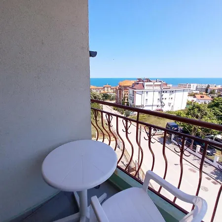 Family بيت ضيافة بايالا