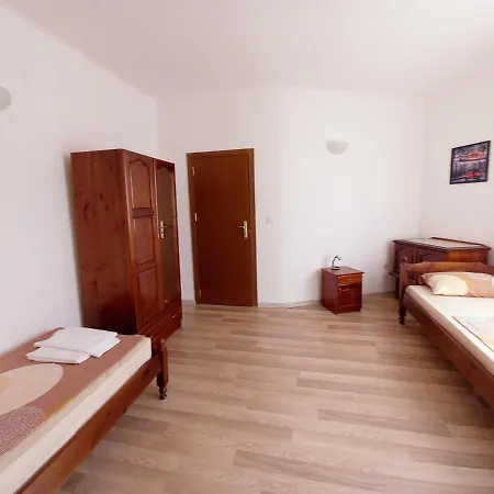 Family 2* بايالا