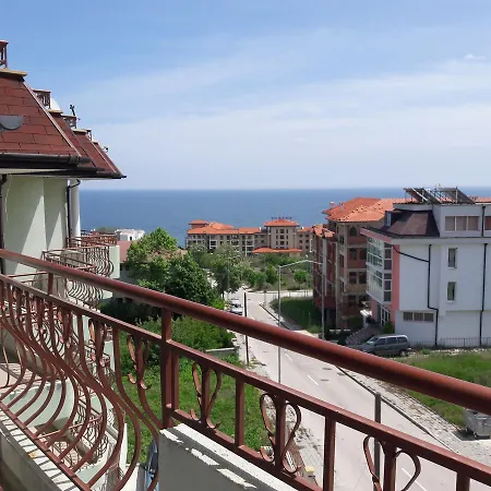 بيت ضيافة Family بايالا