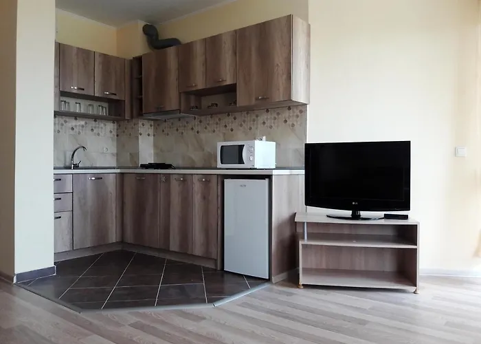 ゲストハウス Family ビャラ