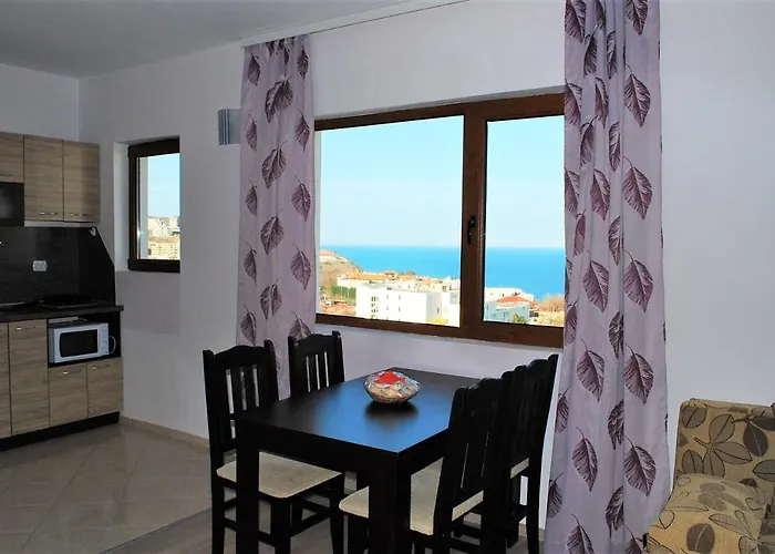 ゲストハウス Family