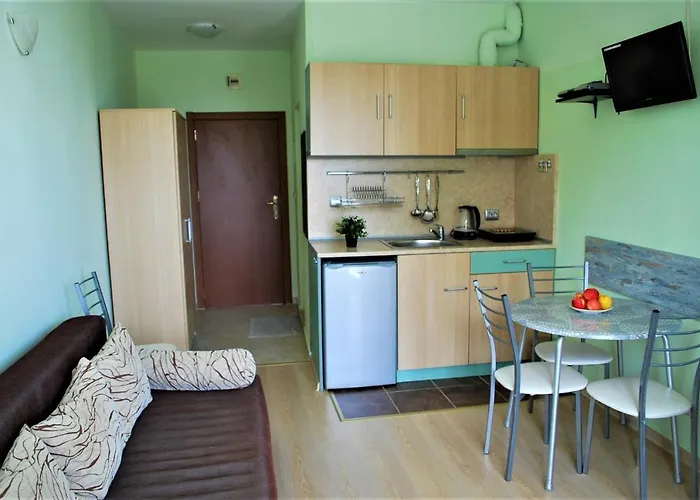 ゲストハウス Family ビャラ