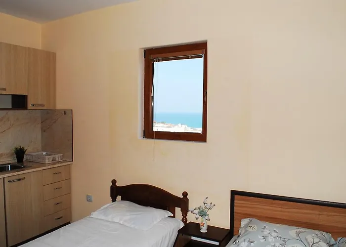 Family ゲストハウス ビャラ