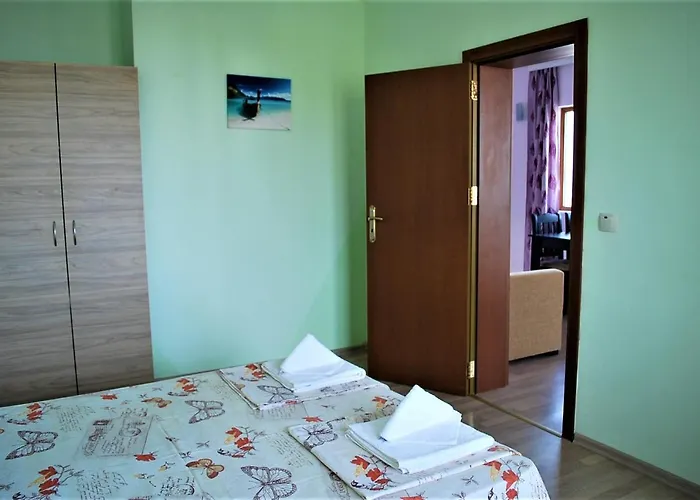 Family ゲストハウス 2*